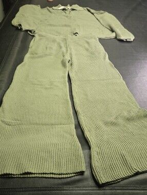 Women's Olive Green Ribbed Scoop Neck Sweater